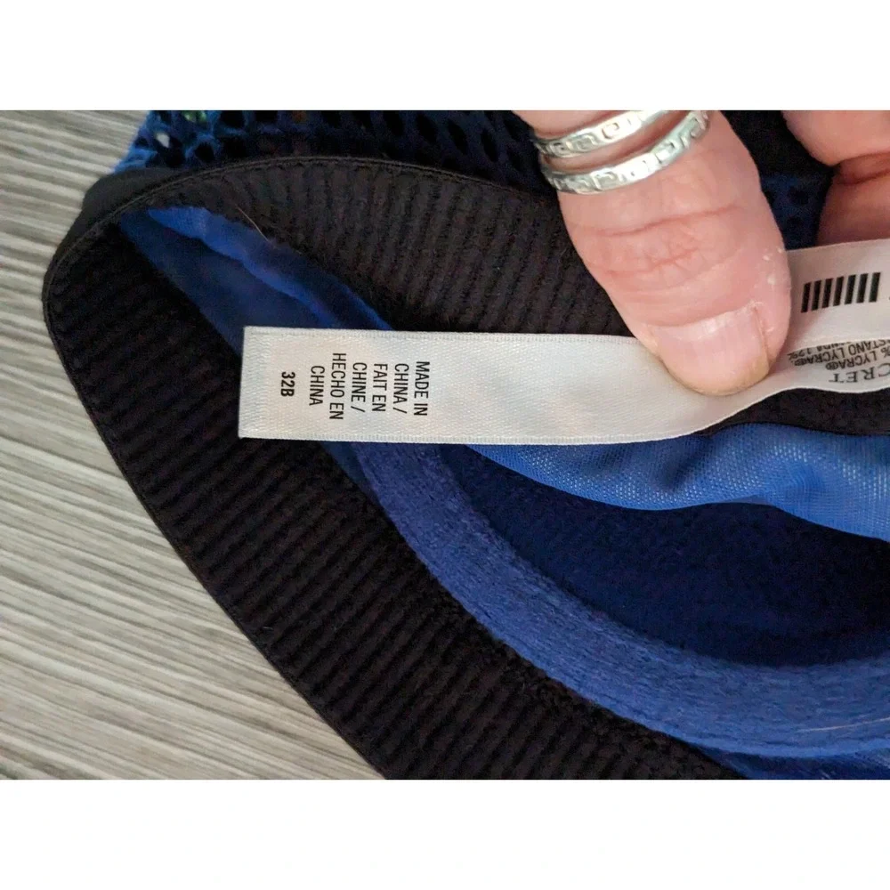 Victorias Secret VSX SPORT 32B sport bra multicolor mesh accent‎